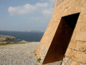 Adventure awaits in this peak around a sandstone building to a waterfront brimming with possibilities.